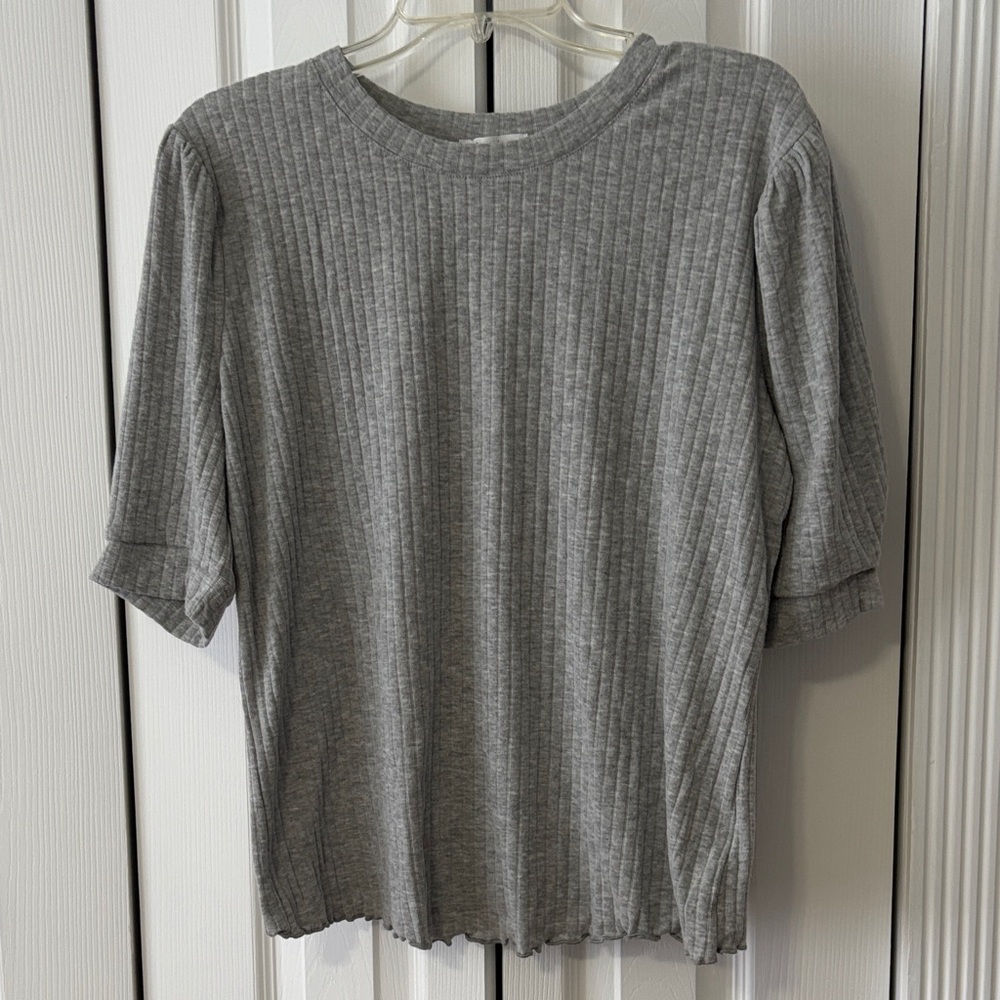 Kensie Heather Gray Ribbed Short Sleeve Top